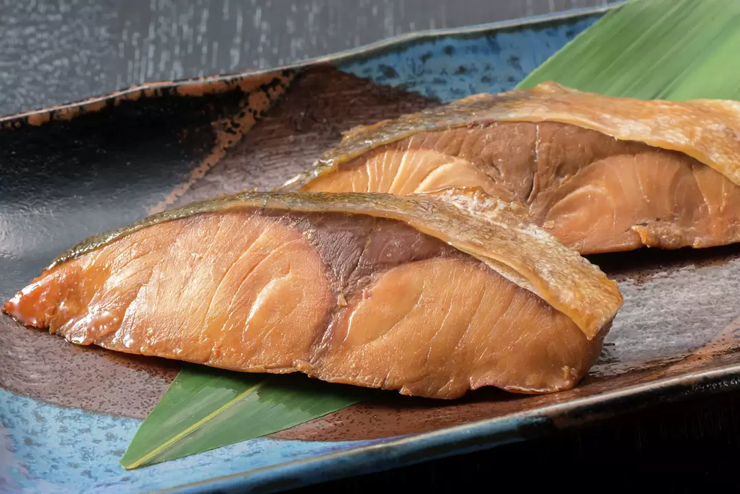 Gekookte vis op het menu van het wekelijkse kefirdieet